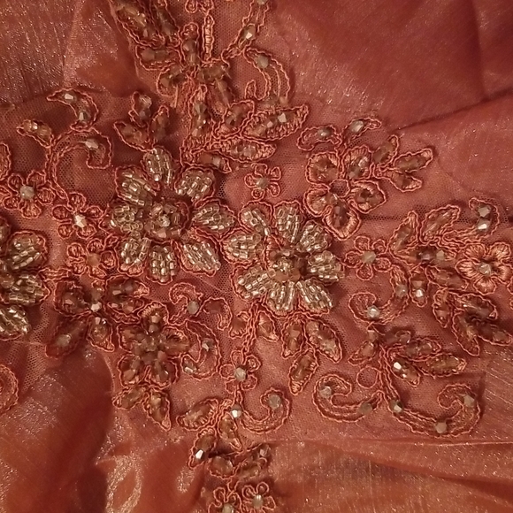Excellent condition ballgown - Picture 6 of 9